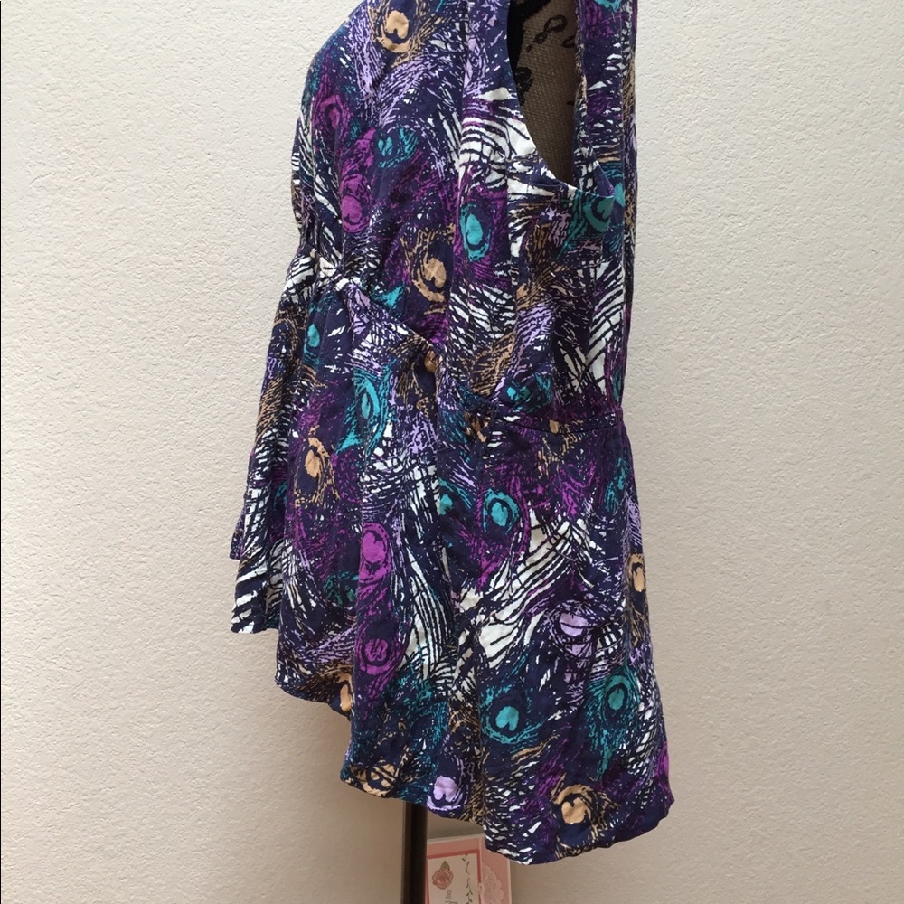 22/24 Cato floral print top! Gorgeous! Peplum
